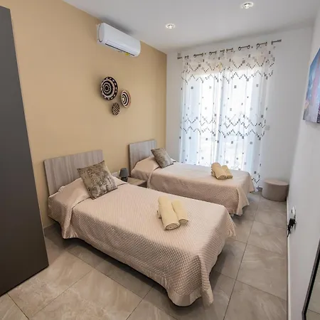 Clifftop Modern Apartment Mellieħa Exterior foto